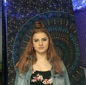 Meet your Posher, Leah